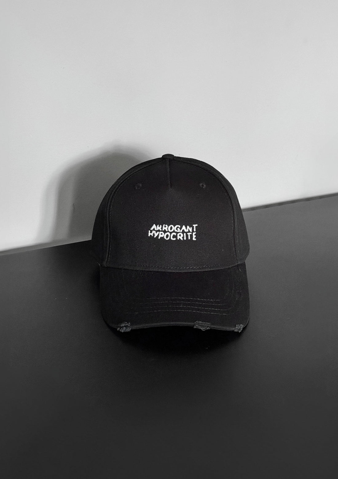 ARROGANT HYPOCRITE CAP [BLACK]