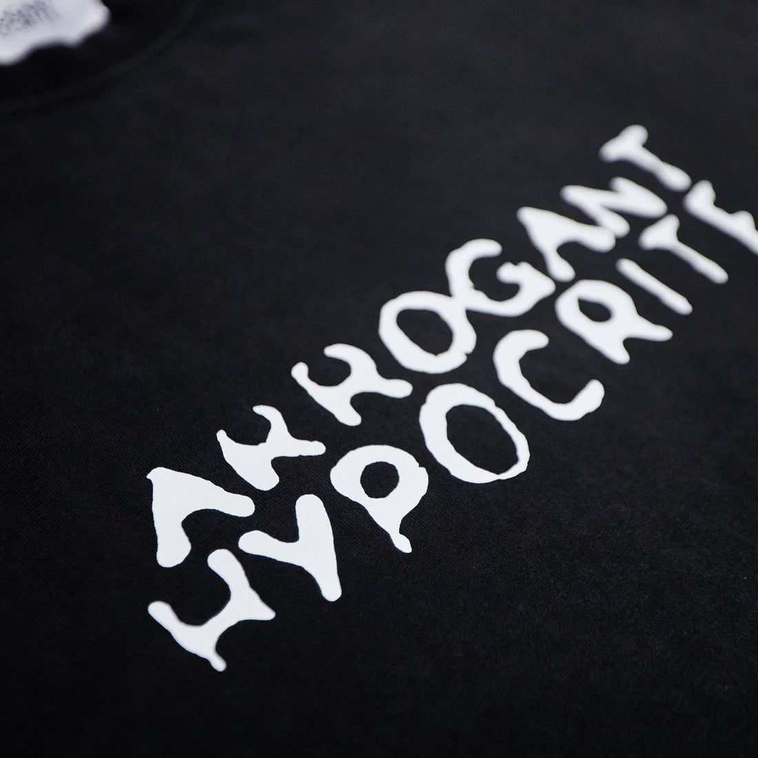 ARROGANT HYPOCRITE OVERSIZED TEE [CHARCOAL]